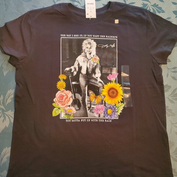 Dolly Parton graphic tee - Picture 1 of 4